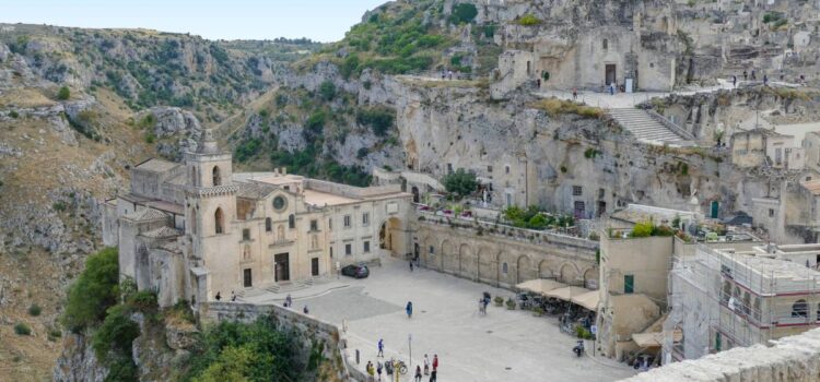 Top 10 atrakcji turystycznych w Materze: co warto zobaczyć?